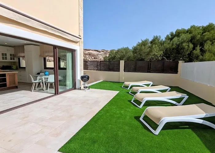 2 Bedroom With Heated Pool La Mareta