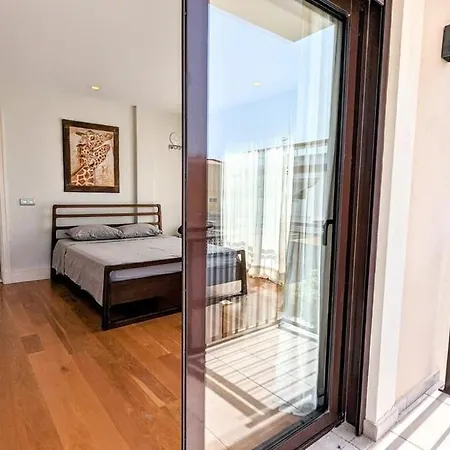 2 Bedroom With Heated Pool Vila *