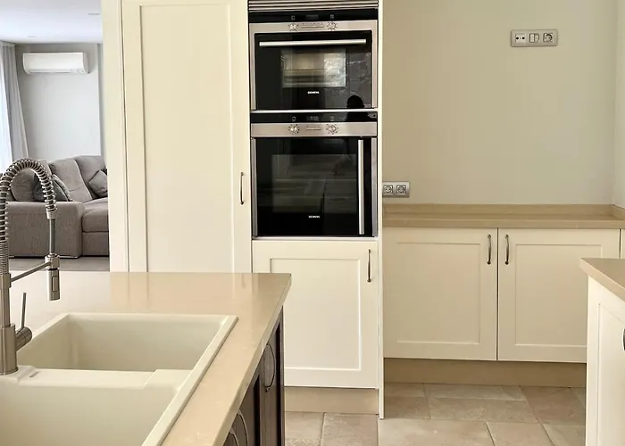 וילה 2 Bedroom With Heated Pool