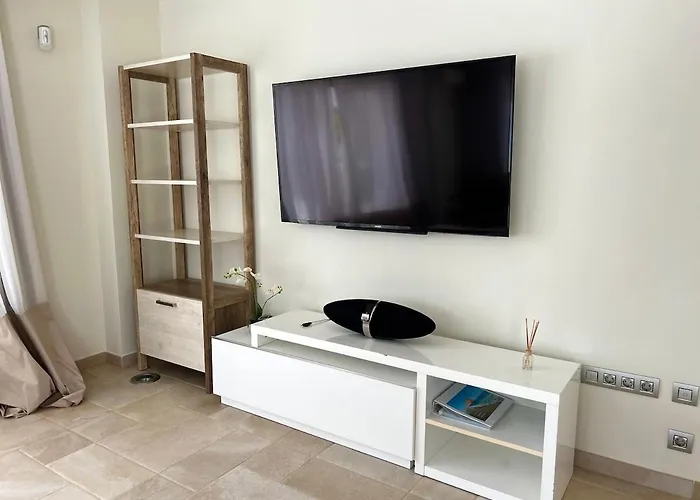 2 Bedroom With Heated Pool